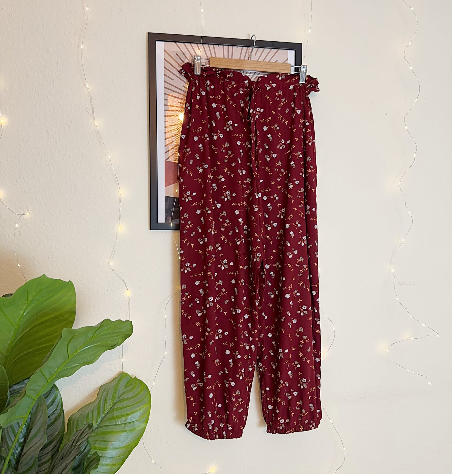 Pippa trousers in Burgundy floral print - UK 16