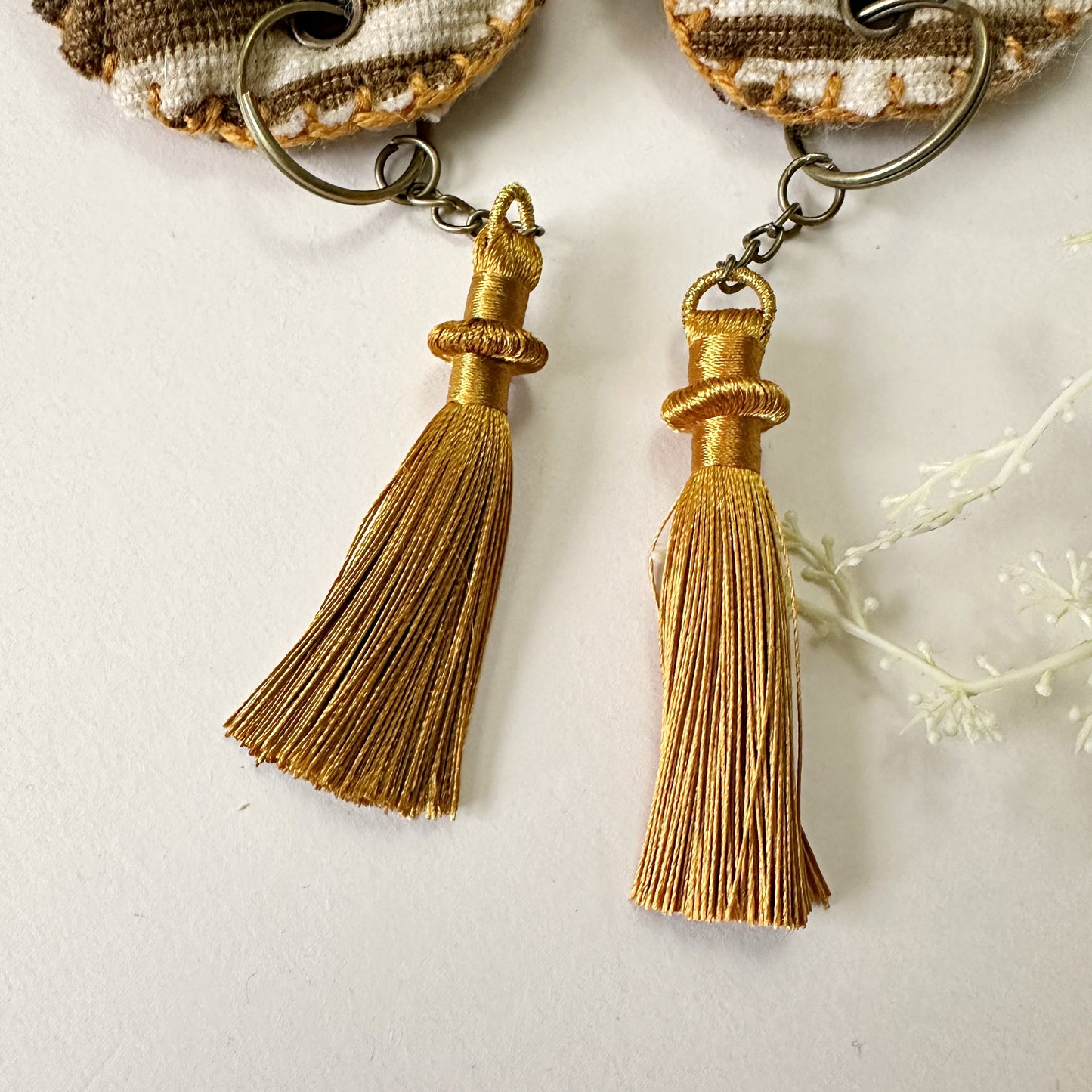 Padded retro tassel key ring