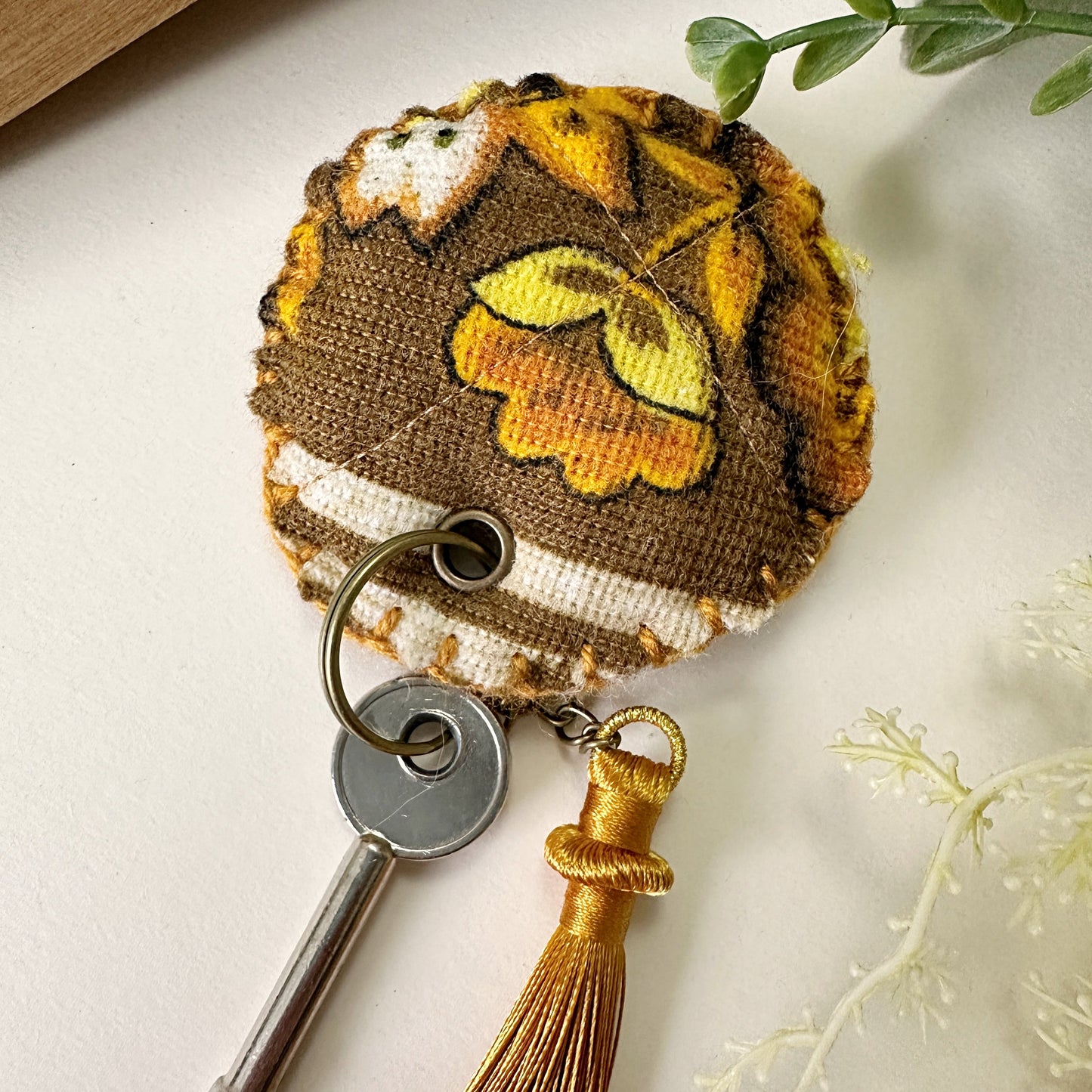 Padded retro tassel key ring