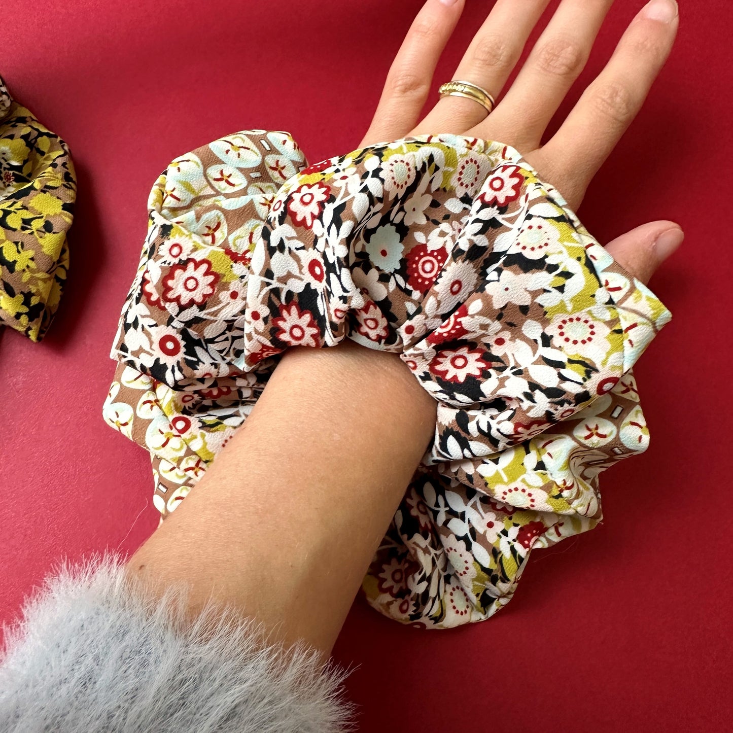 XL giant scrunchie in ditzy floral print