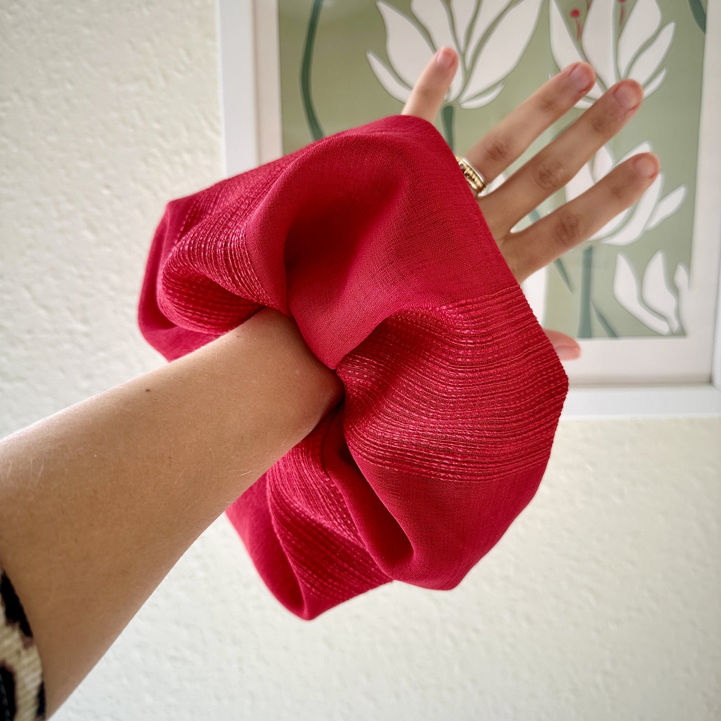 Red giant scrunchie