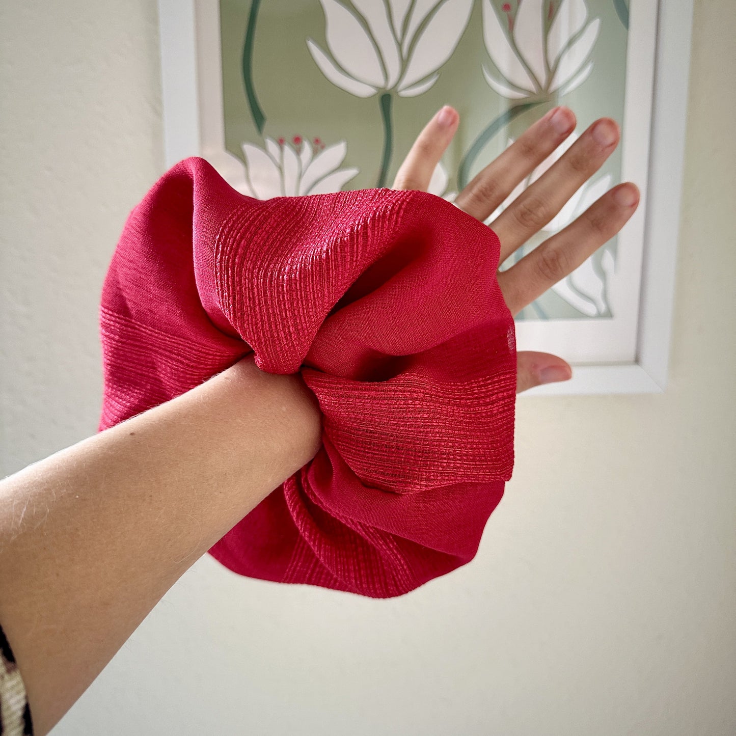 Red giant scrunchie