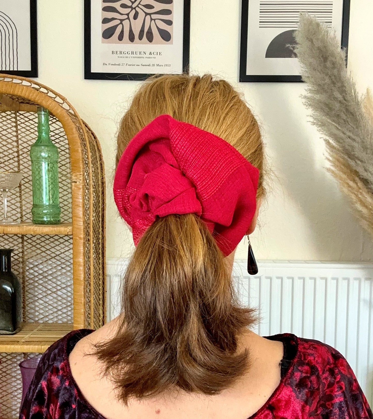 Red giant scrunchie