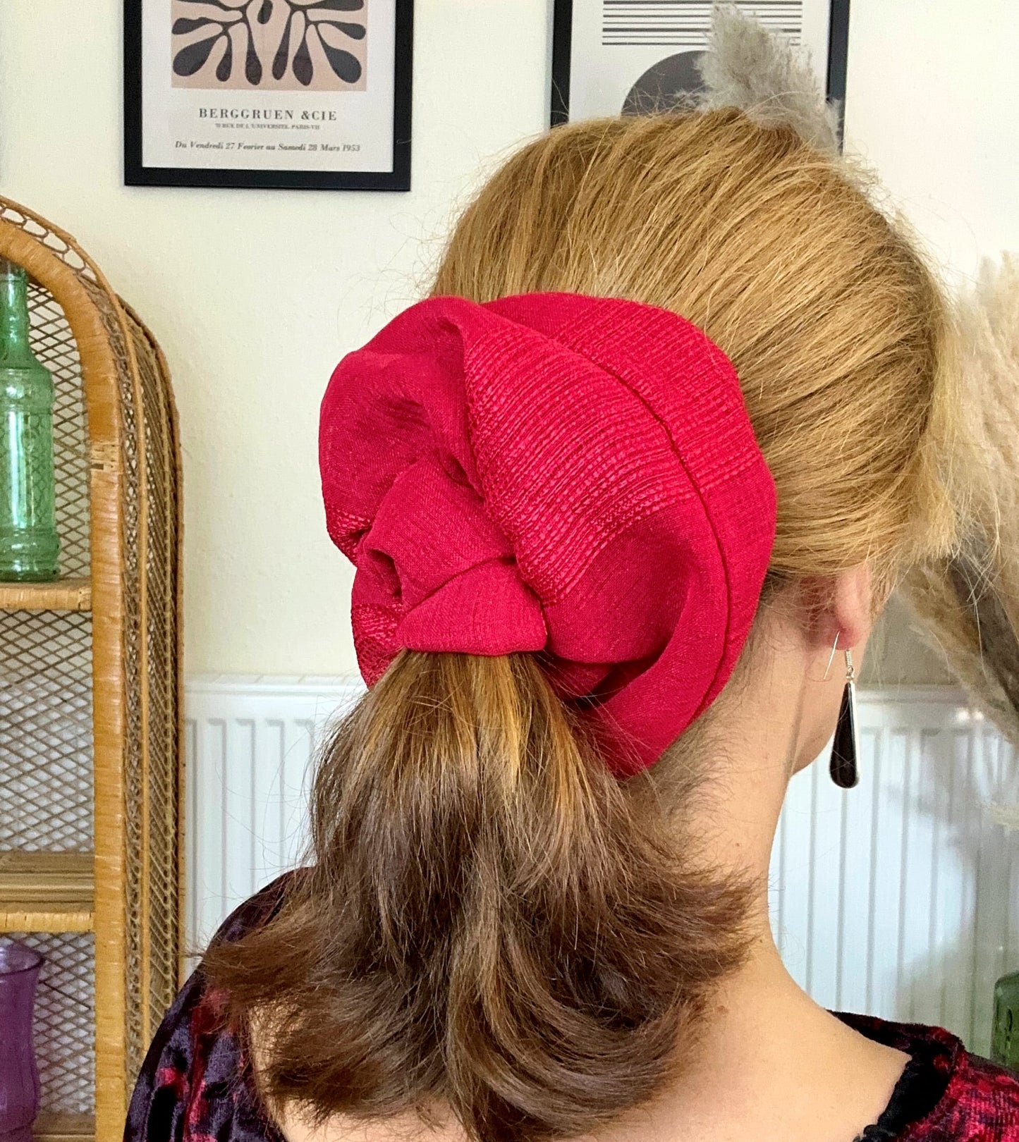 Red giant scrunchie