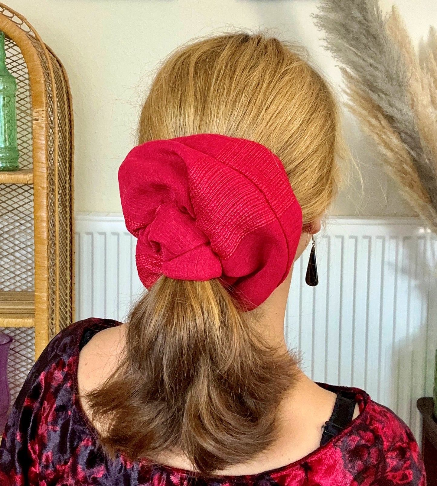 Red giant scrunchie